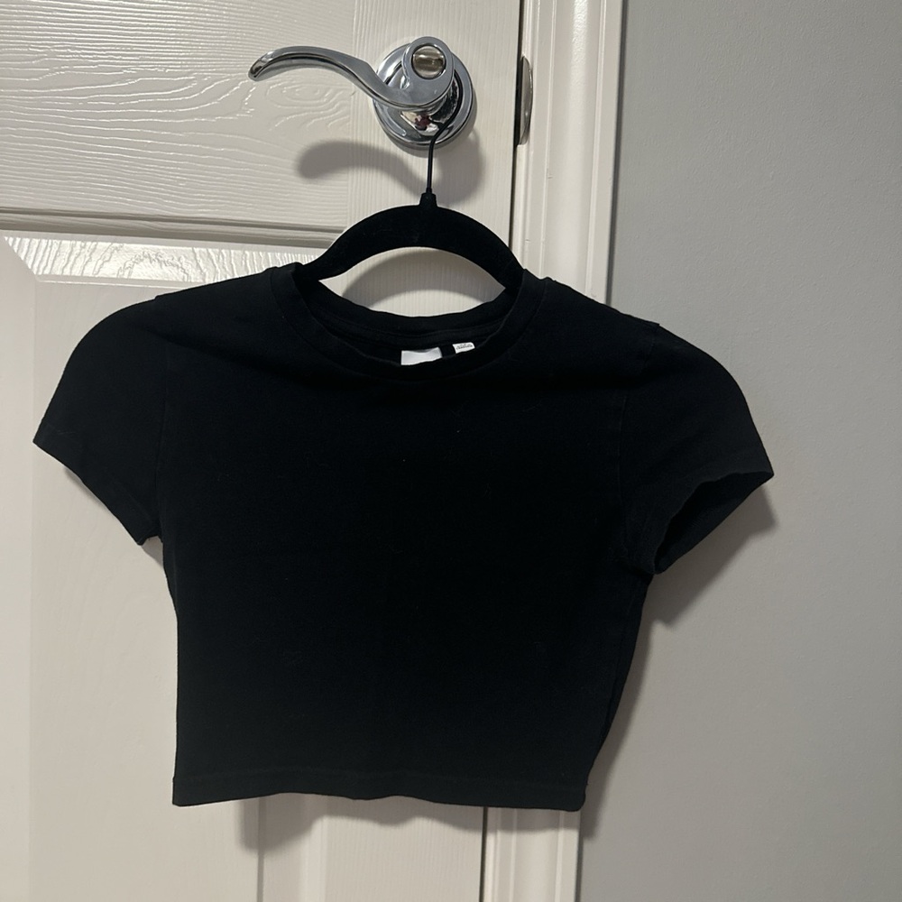 Aritzia Black Cropped T-Shirt
